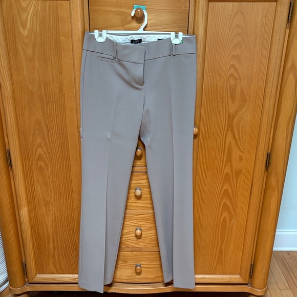 Ann Taylor Pants - Ann Taylor Classic Beige Straight Leg Pants